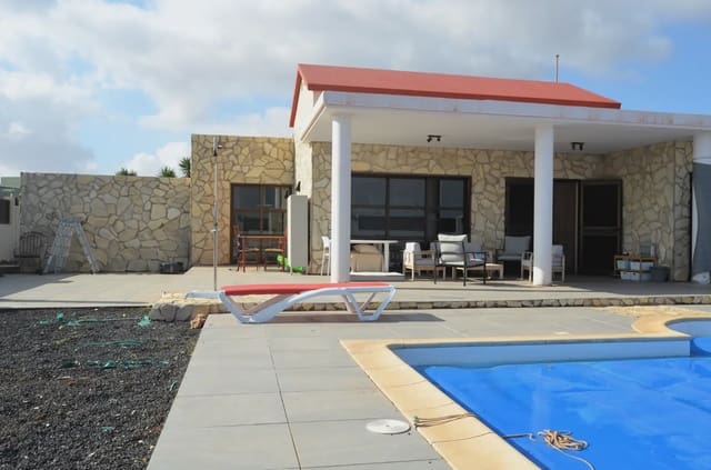 3 sypialnia Willa na sprzedaż w Antigua z basenem garażem - 485 000 € (Ref: 9759364)