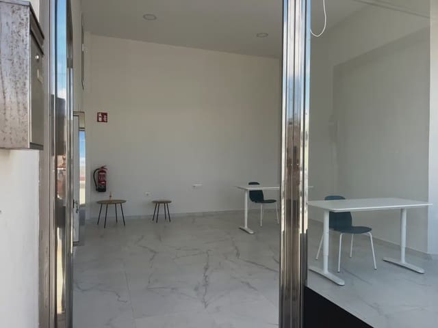 Erhverv til leje i Puerto del Rosario - € 680 (Ref: 9759366)