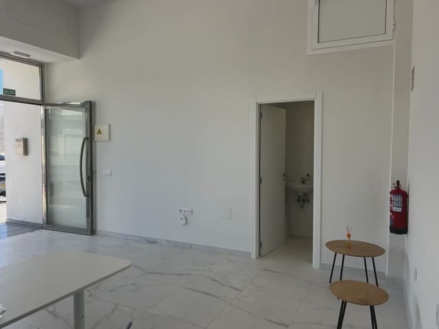 Erhverv til leje i Puerto del Rosario - € 680 (Ref: 9759366)