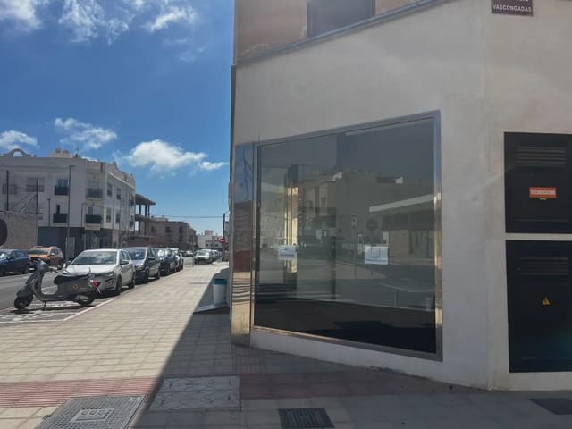 Erhverv til leje i Puerto del Rosario - € 680 (Ref: 9759366)