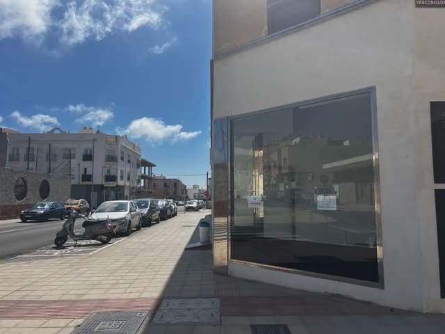 Erhverv til leje i Puerto del Rosario - € 680 (Ref: 9759366)