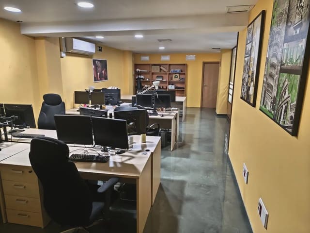 Kantoor te koop in Cuatro Torres, Santa Cruz de Tenerife - € 850.000 (Ref: 9759367)