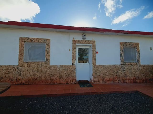 3 soveværelse Finca/Landehus til salg i Puerto del Rosario med garage - € 240.000 (Ref: 9759368)