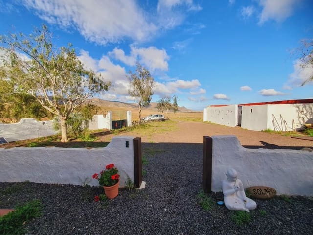 3 soveværelse Finca/Landehus til salg i Puerto del Rosario med garage - € 240.000 (Ref: 9759368)