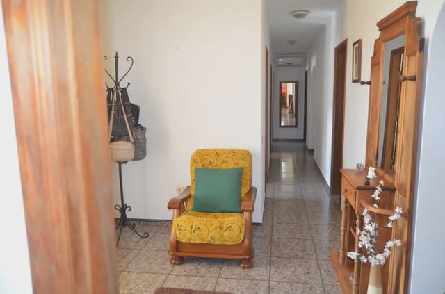 8 soveværelse Finca/Landehus til salg i Tuineje med garage - € 450.000 (Ref: 9759369)