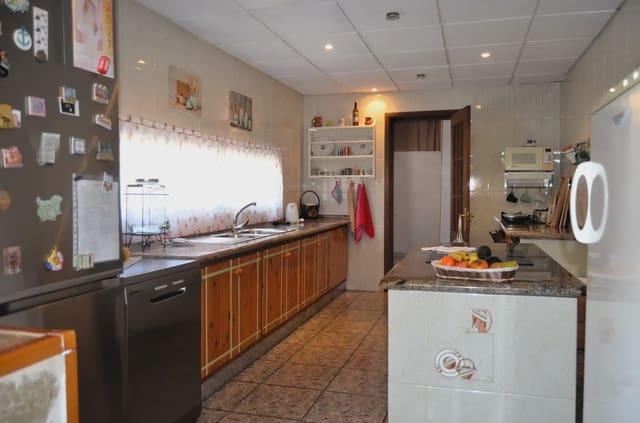 8 soveværelse Finca/Landehus til salg i Tuineje med garage - € 450.000 (Ref: 9759369)