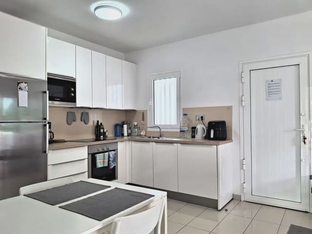 2 sypialnia Apartament przy plaży na sprzedaż w Pájara z basenem - 299 000 € (Ref: 9759370)