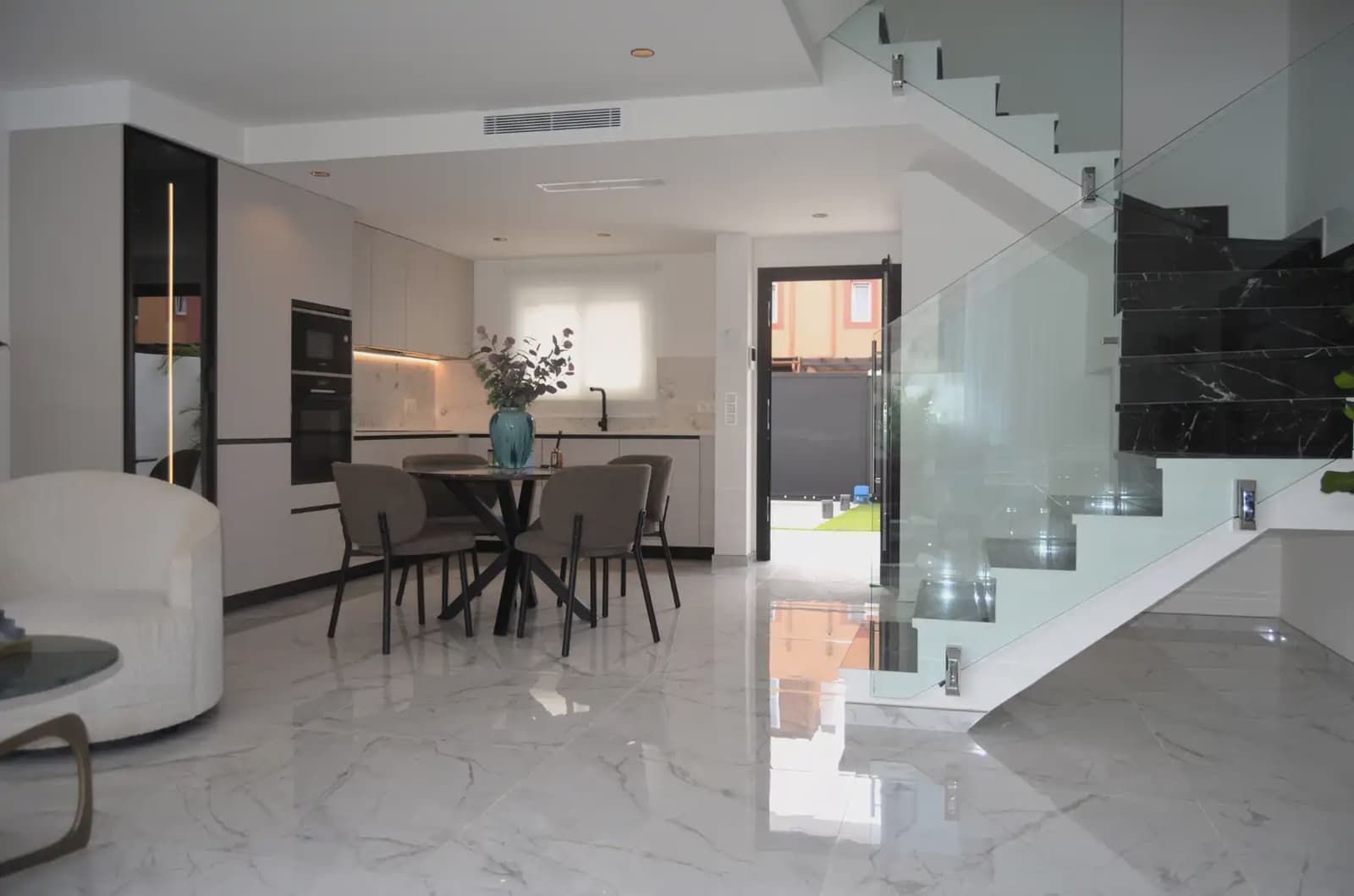 3 bedroom Semi-detached Villa for sale in La Oliva with pool garage - € 430,000 (Ref: 9776950)