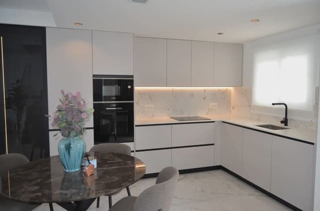 3 bedroom Semi-detached Villa for sale in Corralejo, La Oliva with pool garage - € 430,000 (Ref: 9776950)