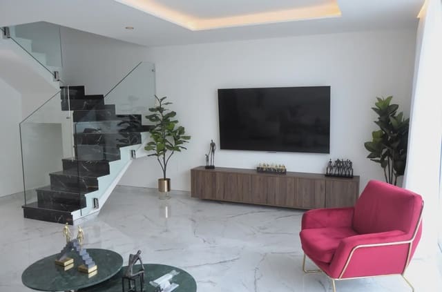 3 bedroom Semi-detached Villa for sale in Corralejo, La Oliva with pool garage - € 430,000 (Ref: 9776950)