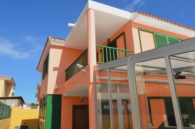 3 makuuhuone Paritalo myytävänä paikassa Tarajalejo, Tuineje mukana uima-altaan - 379 000 € (Ref: 9813619)