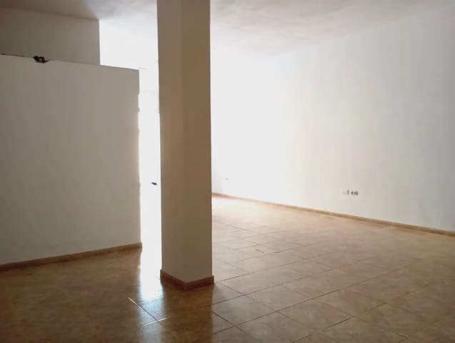 Gewerbe zu vermieten in Puerto del Rosario - 800 € (Ref: 9829833)