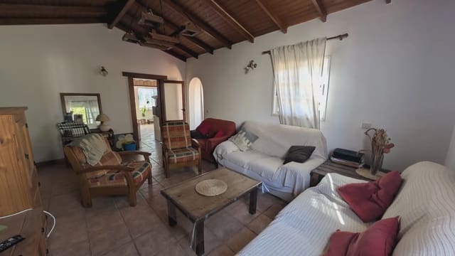 3 soveværelse Villa til salg i Antigua med swimmingpool garage - € 259.000 (Ref: 9877697)