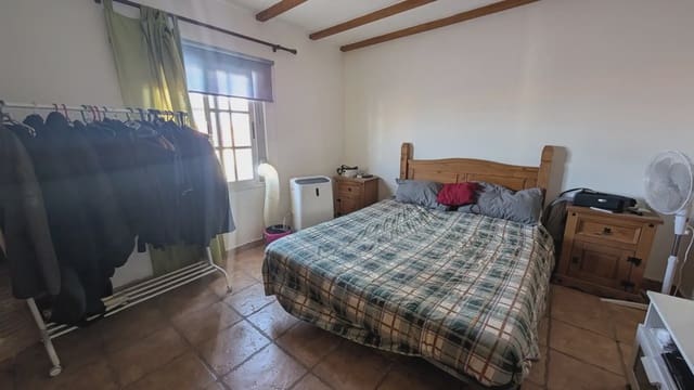 3 soveværelse Villa til salg i Antigua med swimmingpool garage - € 259.000 (Ref: 9877697)