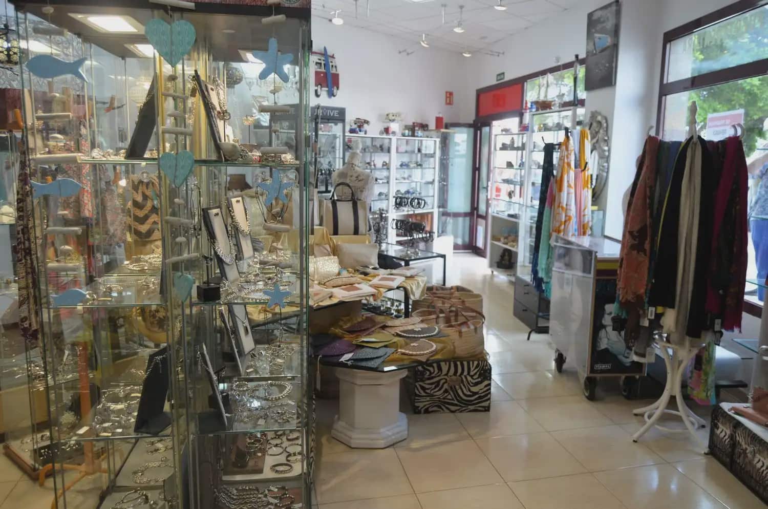 Commercial for rent in Pajara - € 1,670 (Ref: 9948696)