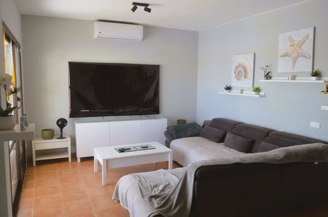 3 makuuhuone Huvila myytävänä paikassa Antigua mukana uima-altaan - 469 000 € (Ref: 9948706)
