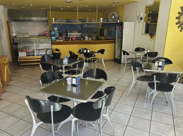 Commercial for rent in Puerto del Rosario - € 1,386 (Ref: 9948710)