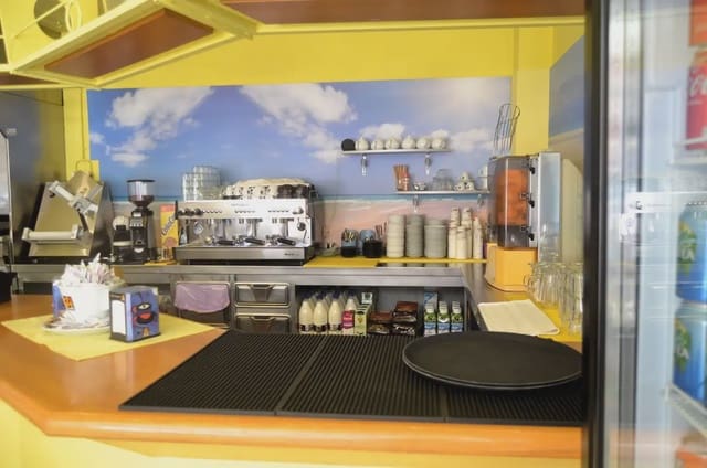 Commercial for rent in Puerto del Rosario - € 1,386 (Ref: 9948710)