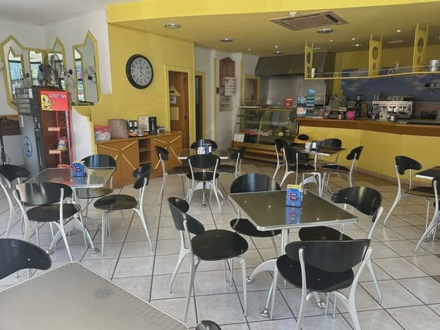 Commercial for rent in Puerto del Rosario - € 1,386 (Ref: 9948710)
