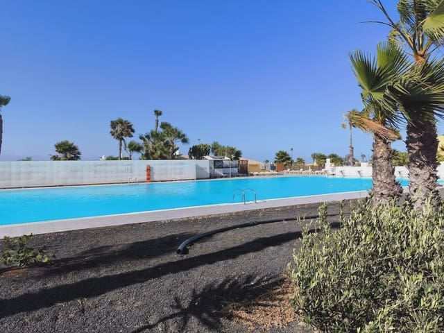 1 soverom Leilighet til salgs i La Oliva med svømmebasseng - € 200 000 (Ref: 9948713)