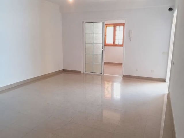 3 bedroom Villa for rent in Teror with garage - € 975 (Ref: 9948730)