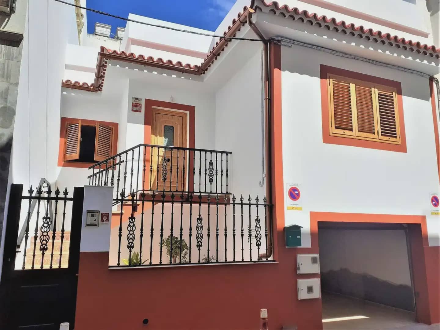 3 bedroom Villa for rent in Teror with garage - € 975 (Ref: 9948730)