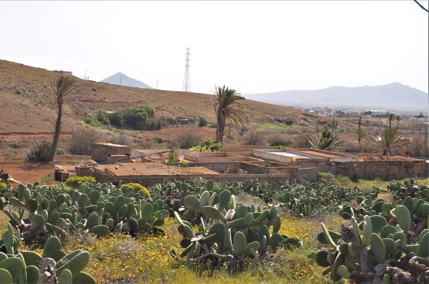 Grunde uden byggetilladelser til salg i Antigua - € 500.000 (Ref: 9970660)