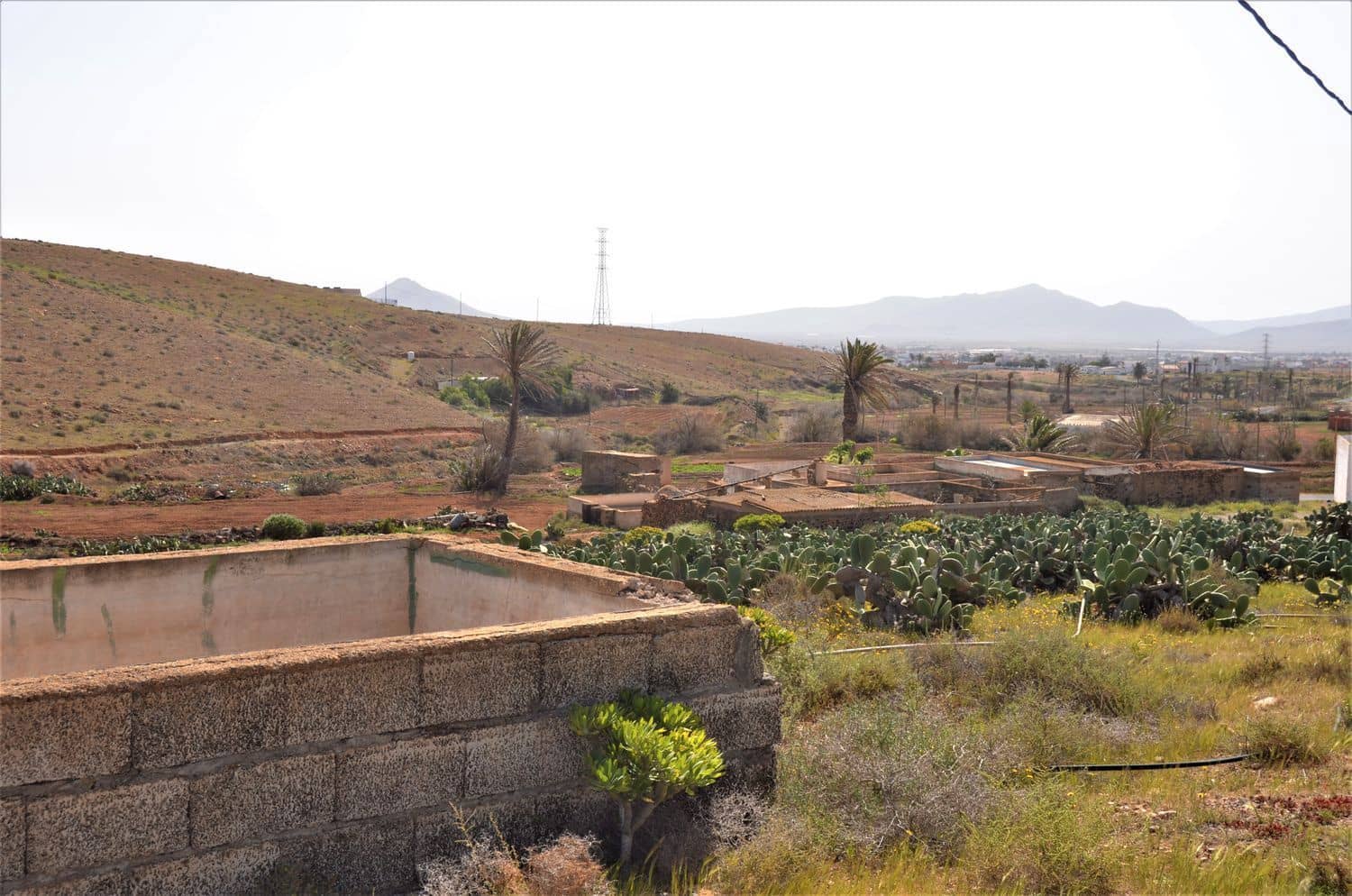 Grunde uden byggetilladelser til salg i Antigua - € 500.000 (Ref: 9970660)