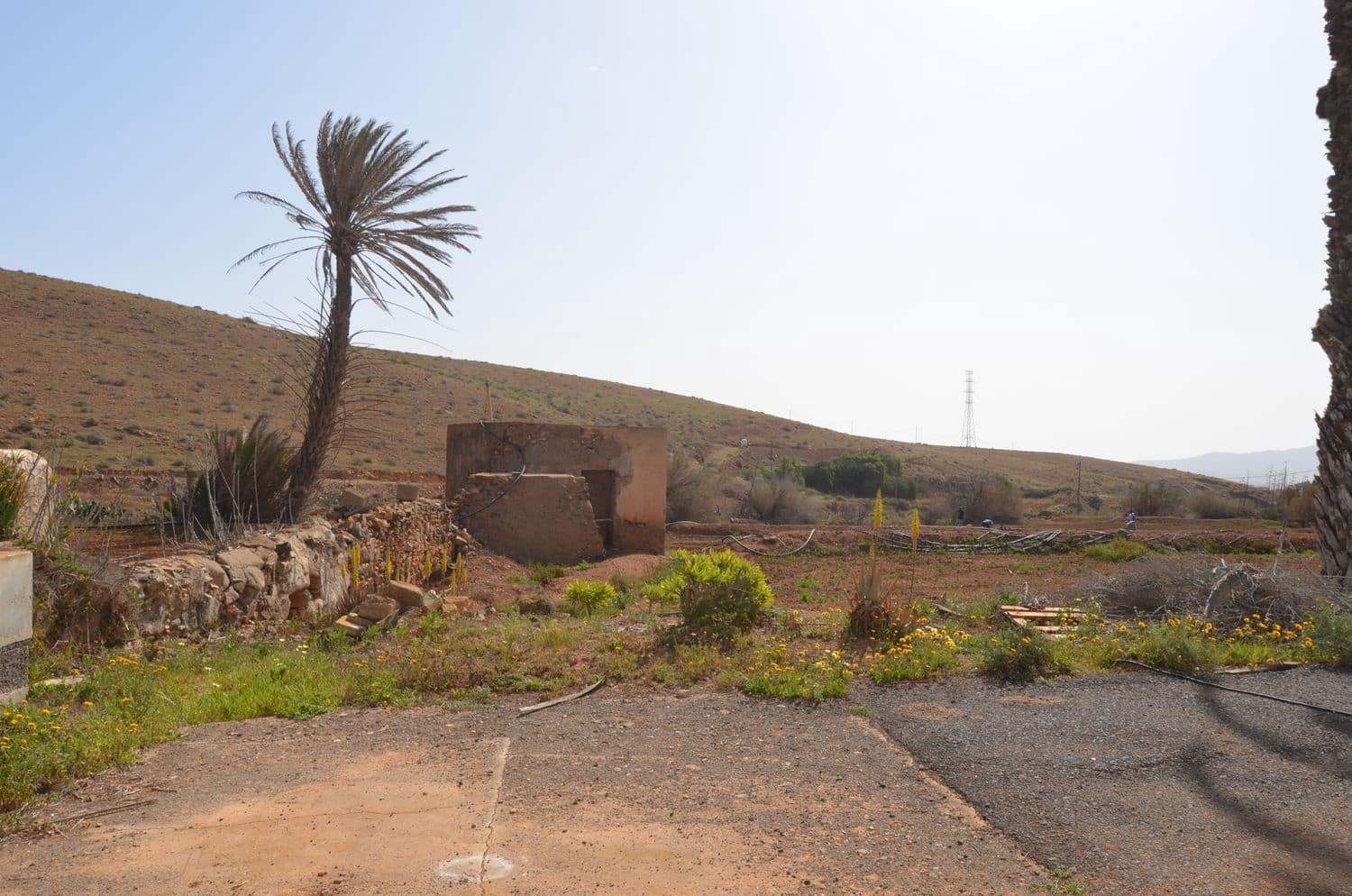 Grunde uden byggetilladelser til salg i Antigua - € 500.000 (Ref: 9970660)