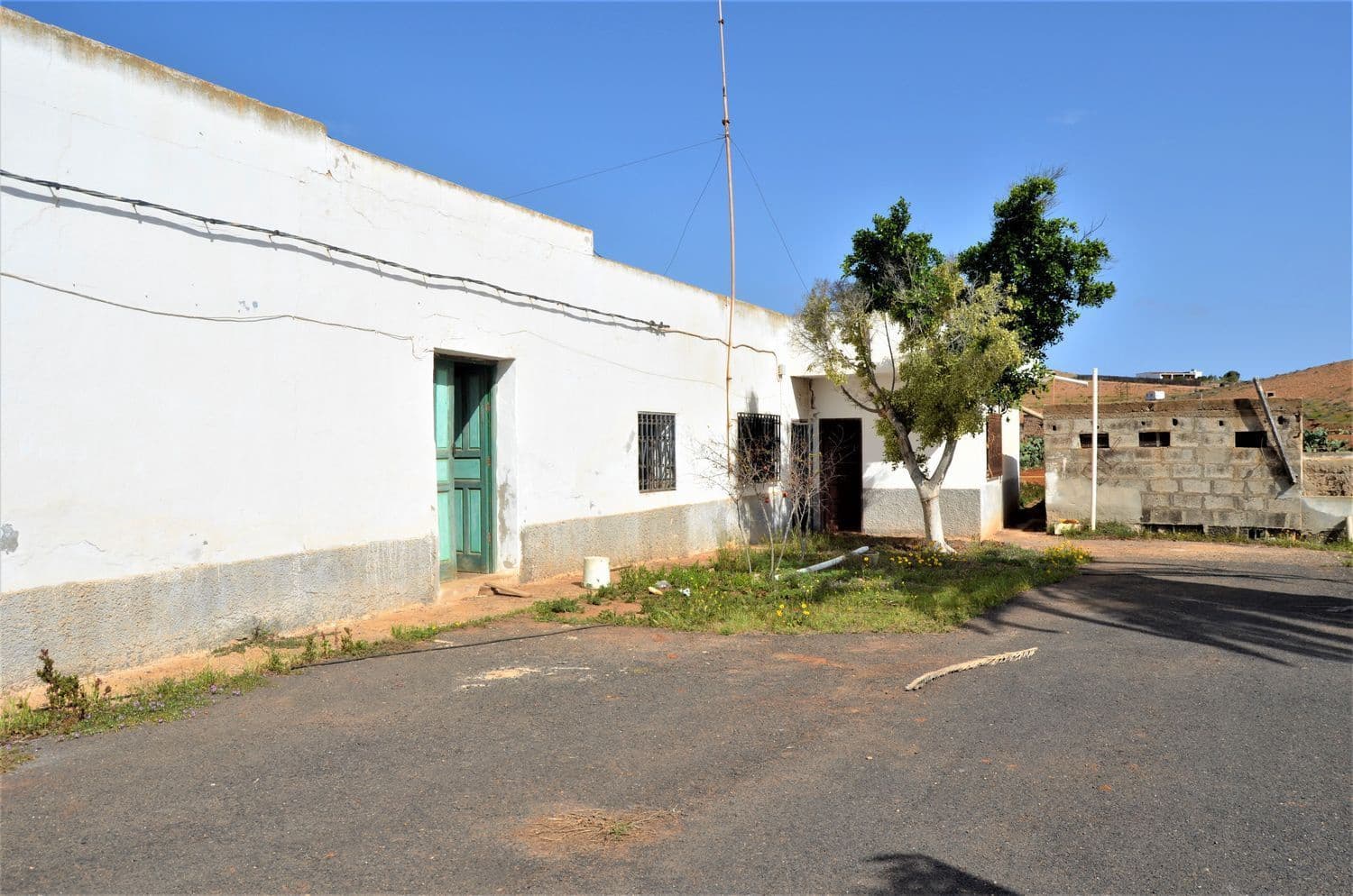 Grunde uden byggetilladelser til salg i Antigua - € 500.000 (Ref: 9970660)
