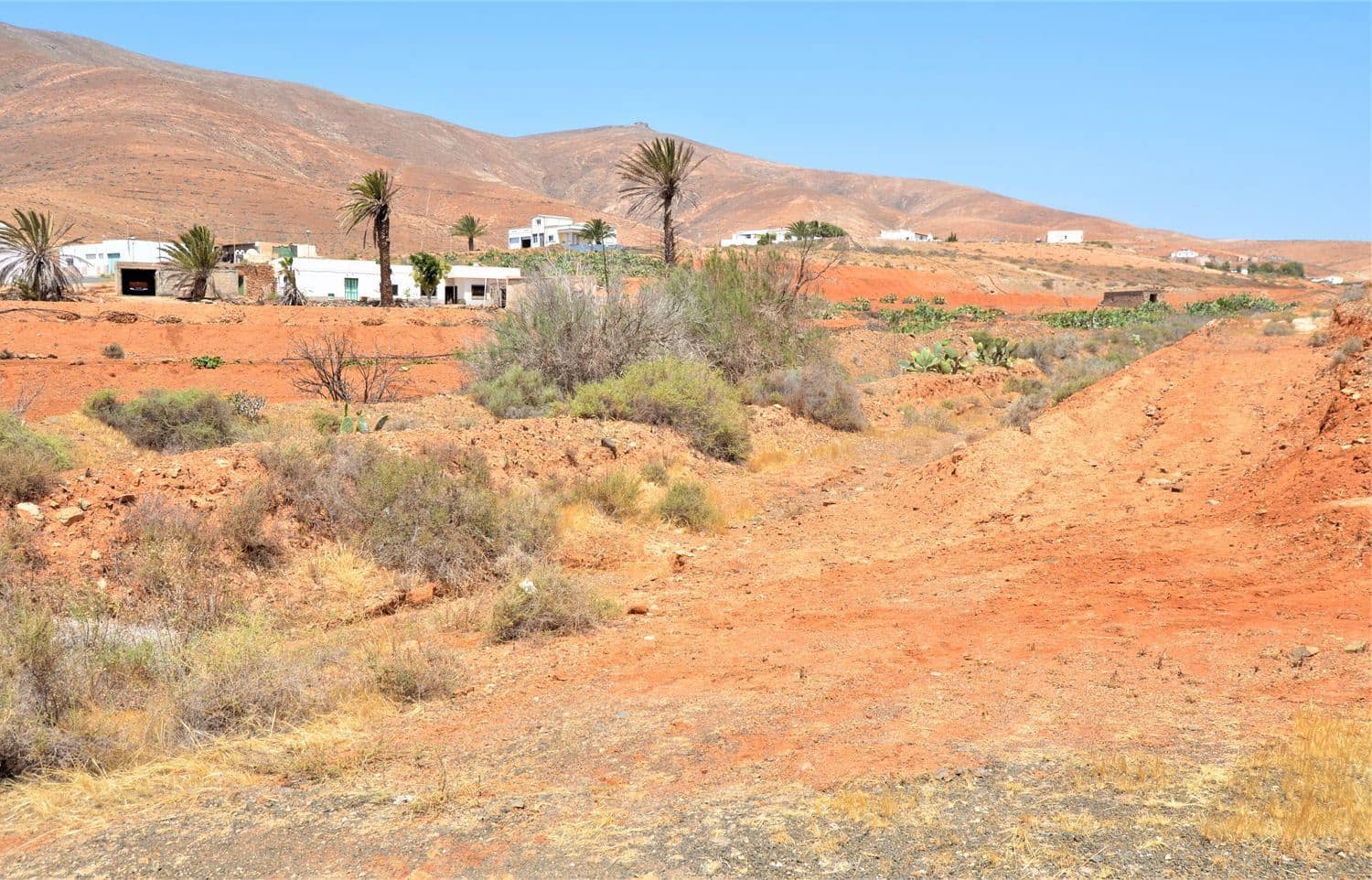 Grunde uden byggetilladelser til salg i Antigua - € 500.000 (Ref: 9970660)