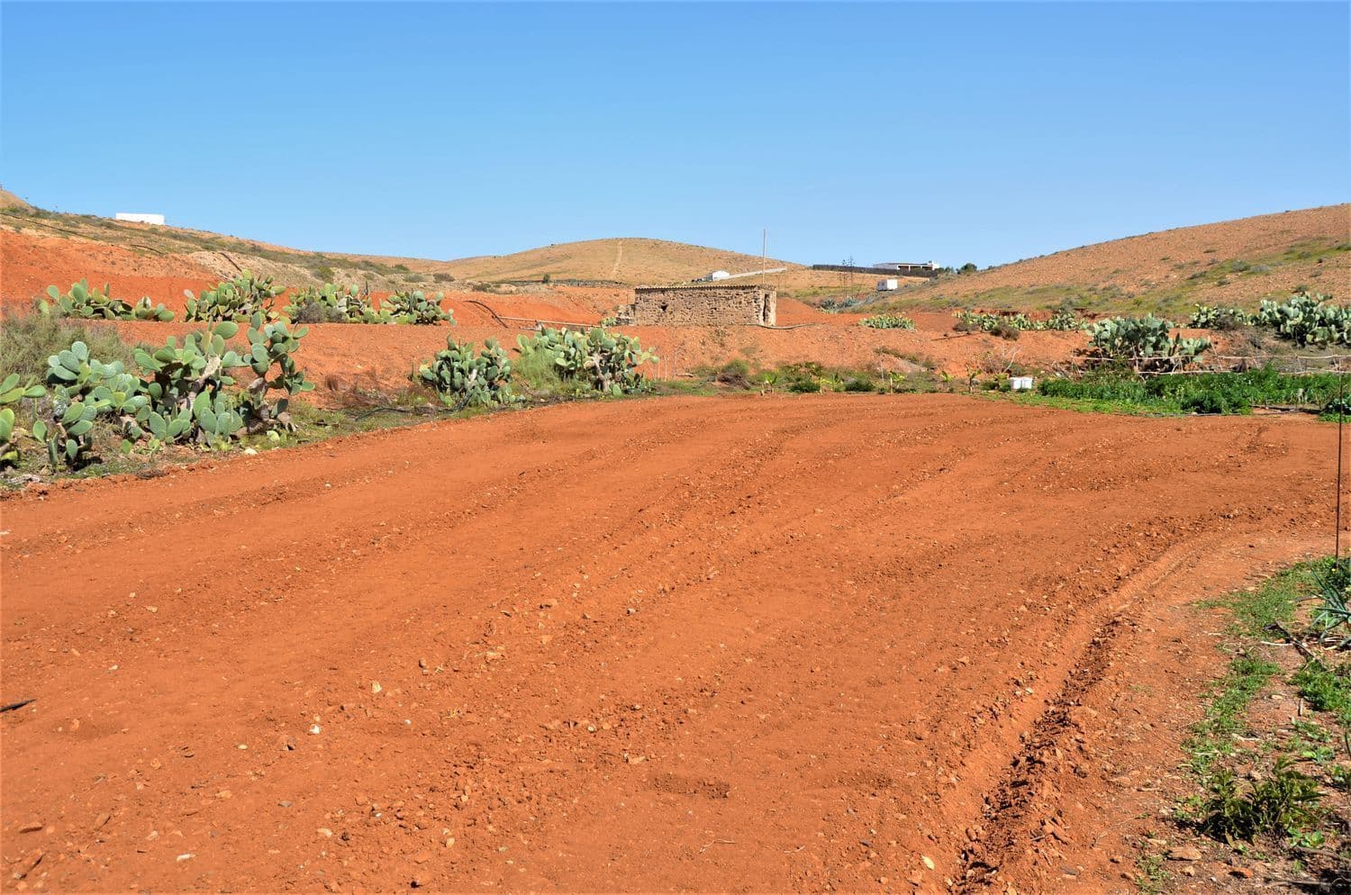 Grunde uden byggetilladelser til salg i Antigua - € 500.000 (Ref: 9970660)