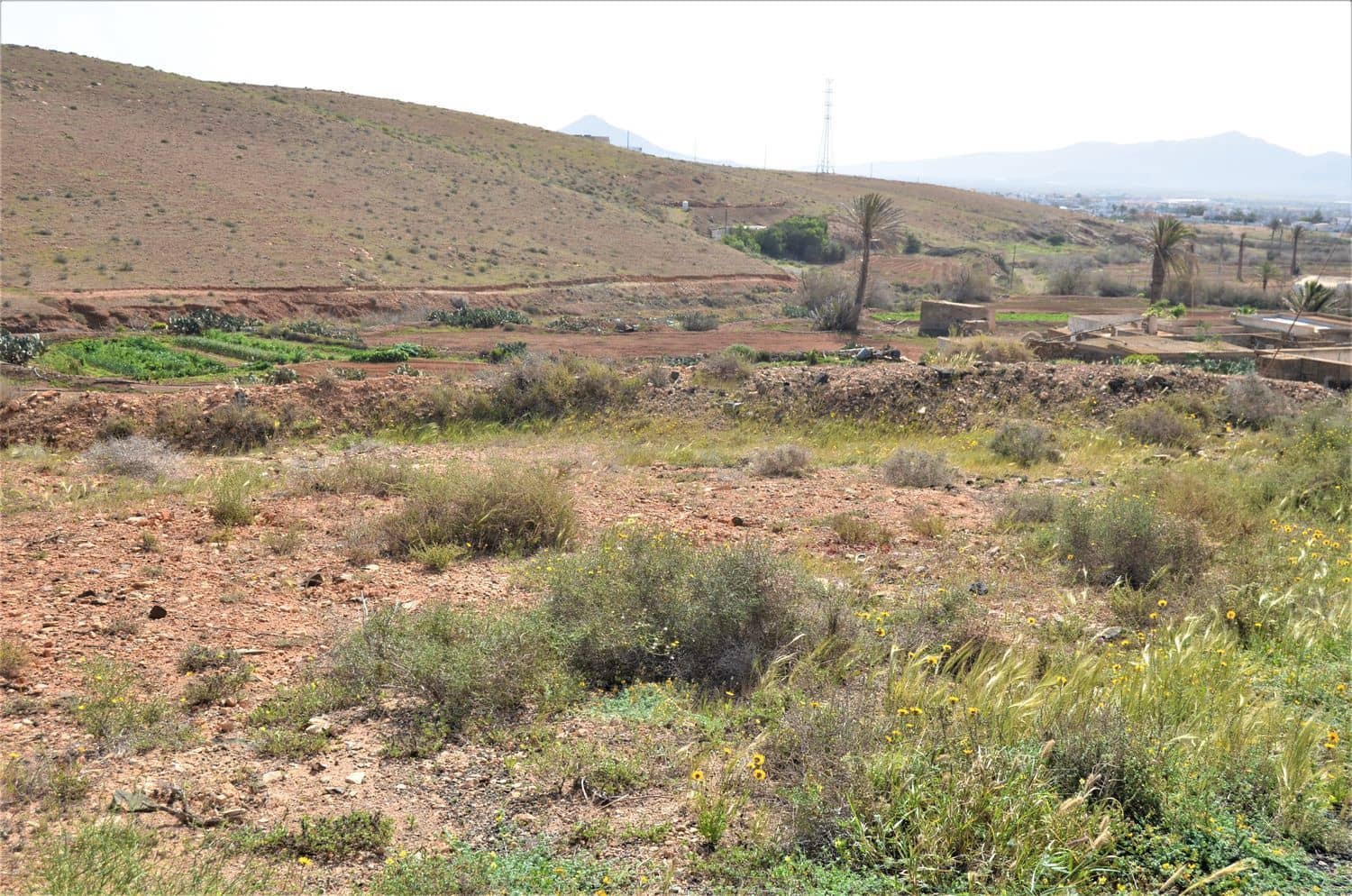 Grunde uden byggetilladelser til salg i Antigua - € 500.000 (Ref: 9970660)