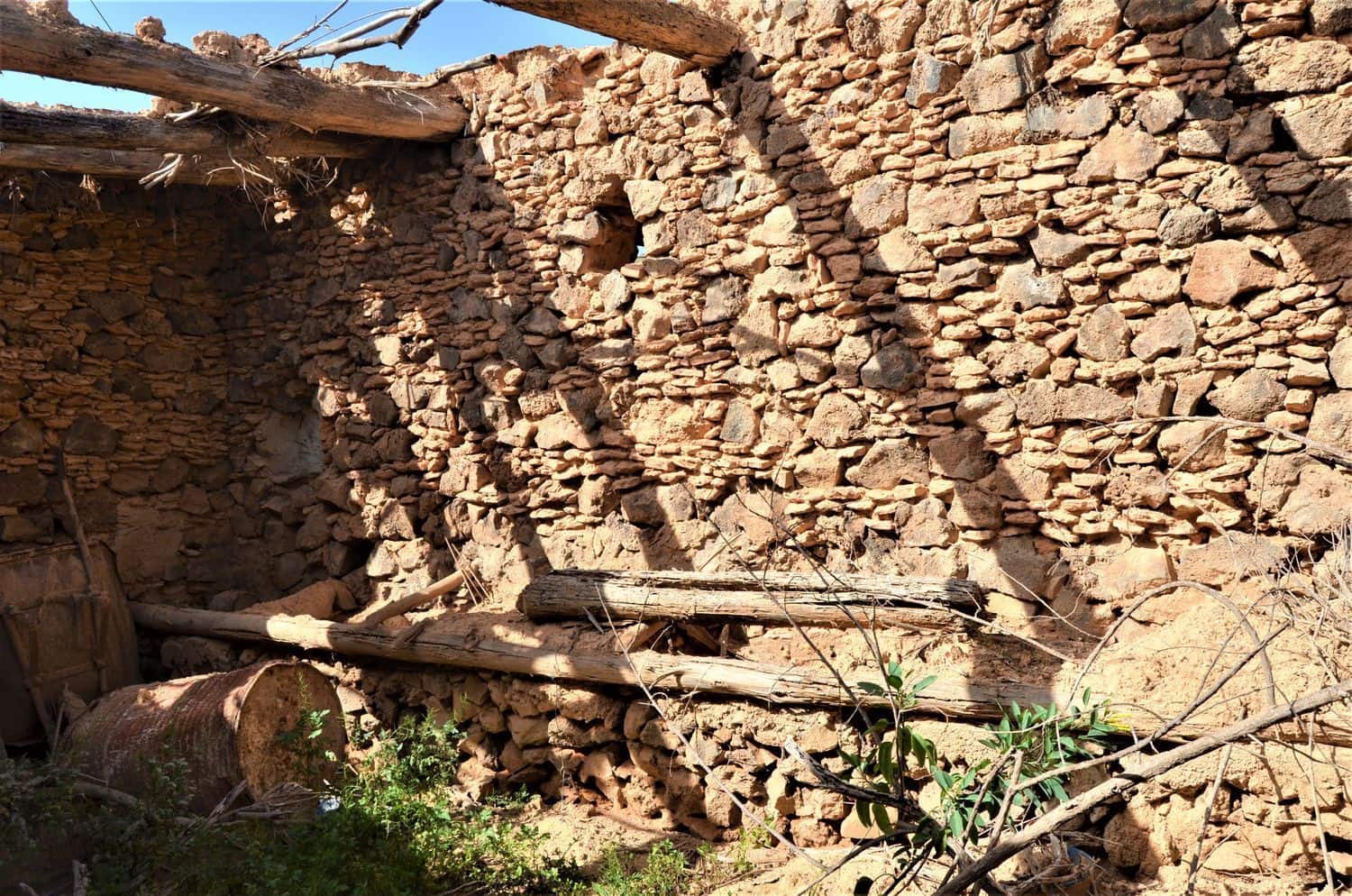 Grunde uden byggetilladelser til salg i Antigua - € 500.000 (Ref: 9970660)
