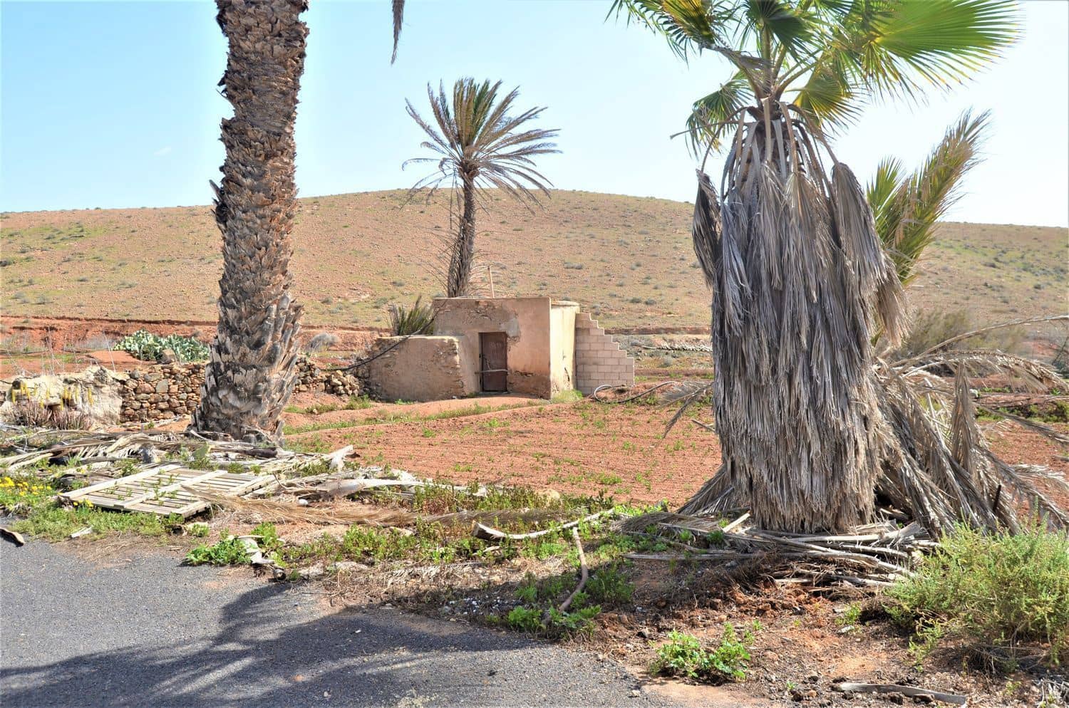 Grunde uden byggetilladelser til salg i Antigua - € 500.000 (Ref: 9970660)