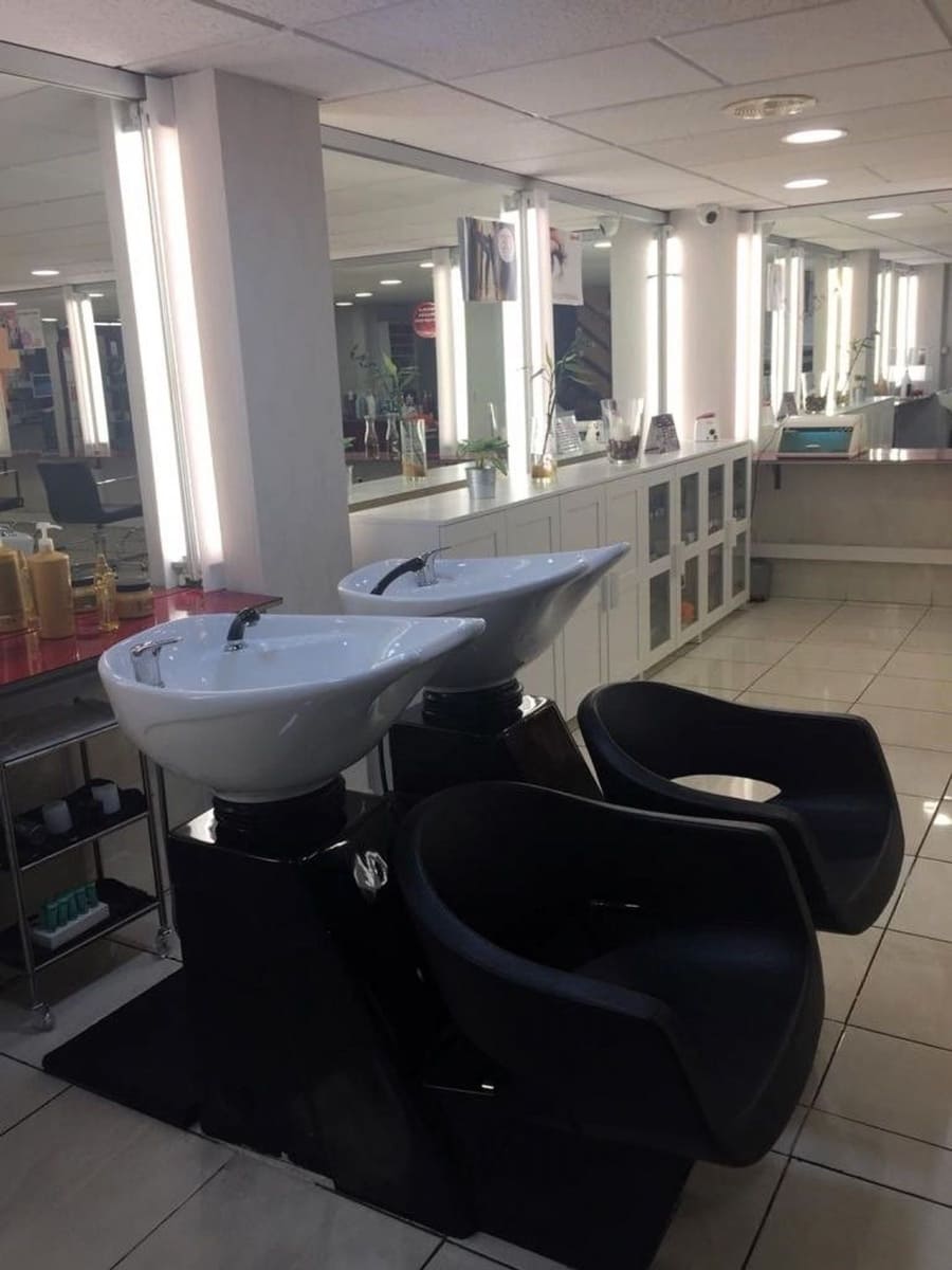 Commercial for sale in Santa Cruz de Tenerife - € 195,000 (Ref: 9970662)
