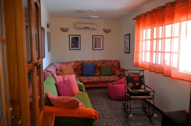 Chalet de 8 habitaciones en Tuineje en venta - 450.000 € (Ref: 9970673)