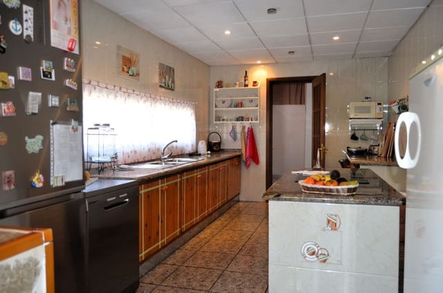 Chalet de 8 habitaciones en Tuineje en venta - 450.000 € (Ref: 9970673)