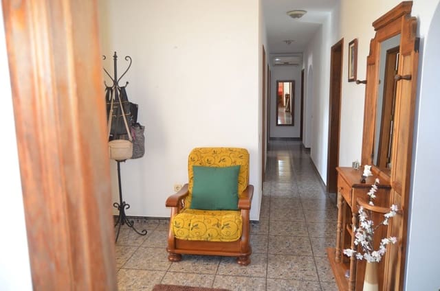 Chalet de 8 habitaciones en Tuineje en venta - 450.000 € (Ref: 9970673)