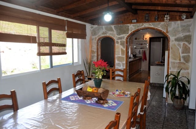 Chalet de 8 habitaciones en Tuineje en venta - 450.000 € (Ref: 9970673)