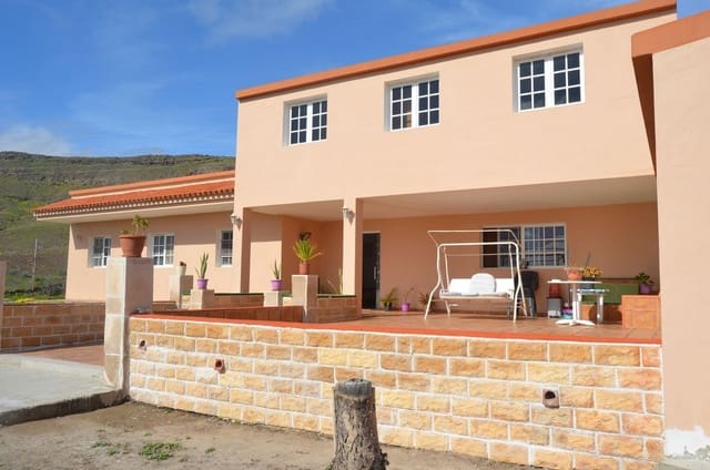 Chalet de 8 habitaciones en Tuineje en venta - 450.000 € (Ref: 9970673)