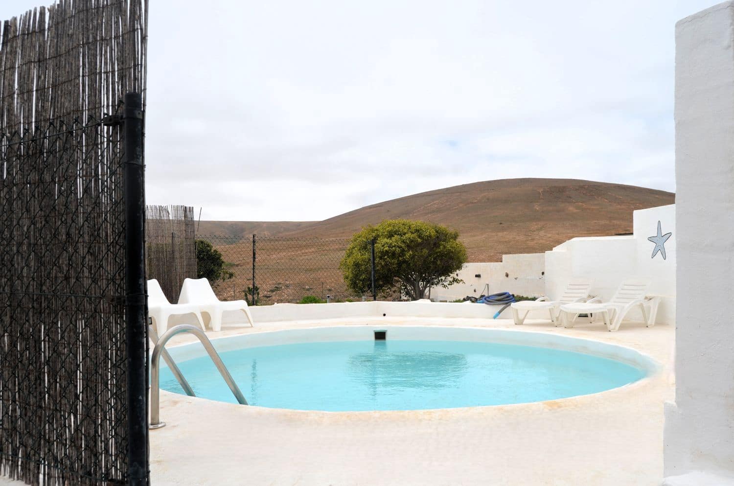 3 bedroom Villa for sale in La Oliva with pool - € 750,000 (Ref: 9970674)