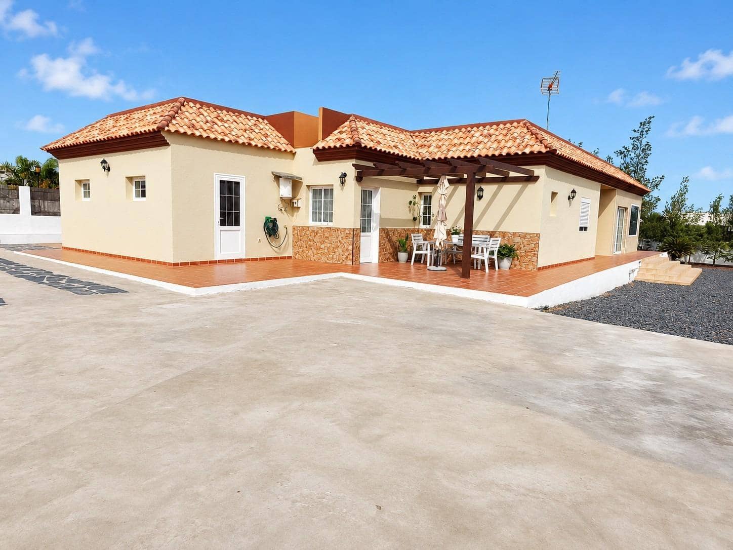 3 chambre Villa/Maison à vendre à La Oliva avec piscine - 750 000 € (Ref: 9970674)