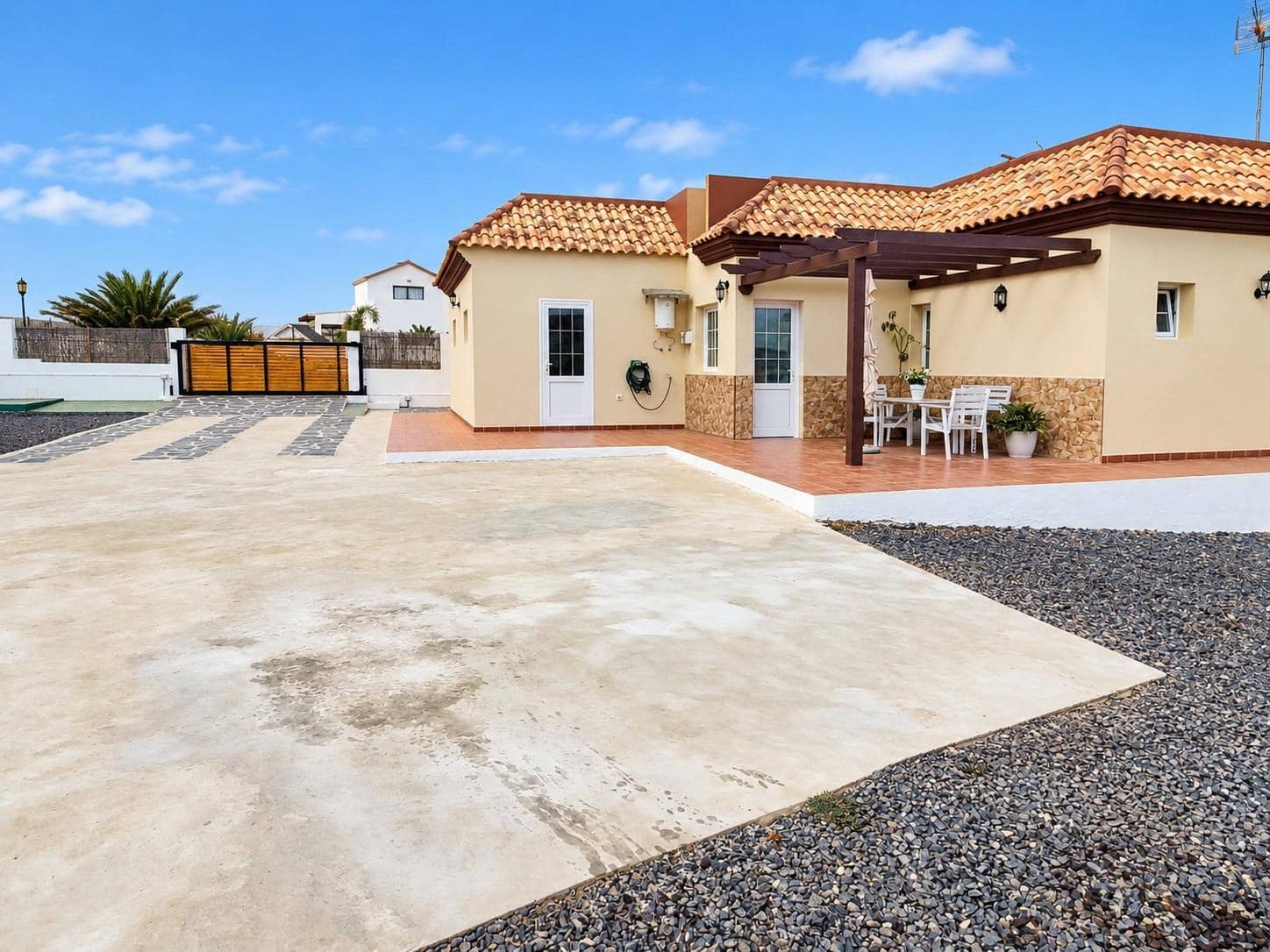 3 chambre Villa/Maison à vendre à La Oliva avec piscine - 750 000 € (Ref: 9970674)