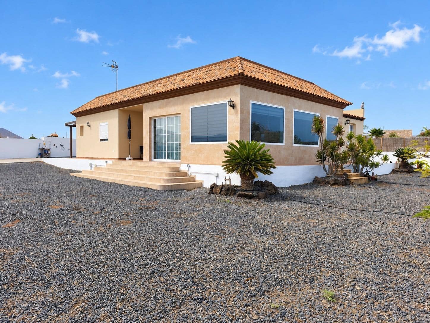 3 chambre Villa/Maison à vendre à La Oliva avec piscine - 750 000 € (Ref: 9970674)