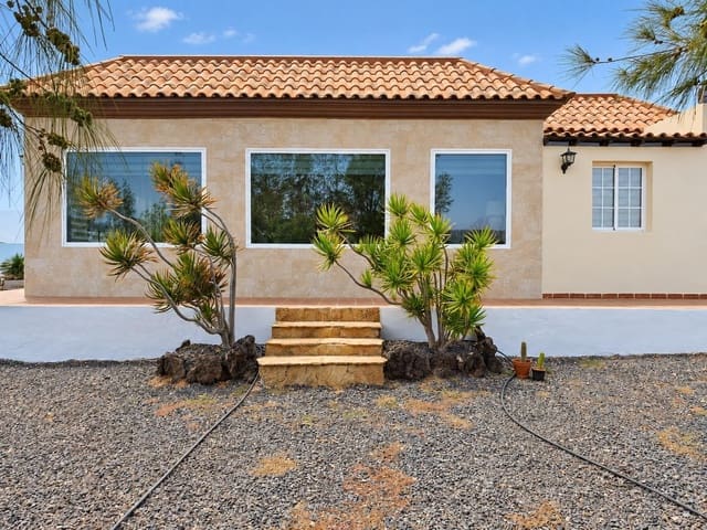 3 chambre Villa/Maison à vendre à La Oliva avec piscine - 750 000 € (Ref: 9970674)