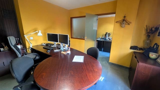 Kontor til salgs i La Salle, Santa Cruz de Tenerife - € 820 000 (Ref: 9970681)
