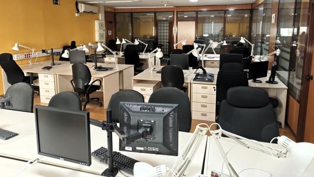 Kontor til salgs i La Salle, Santa Cruz de Tenerife - € 820 000 (Ref: 9970681)
