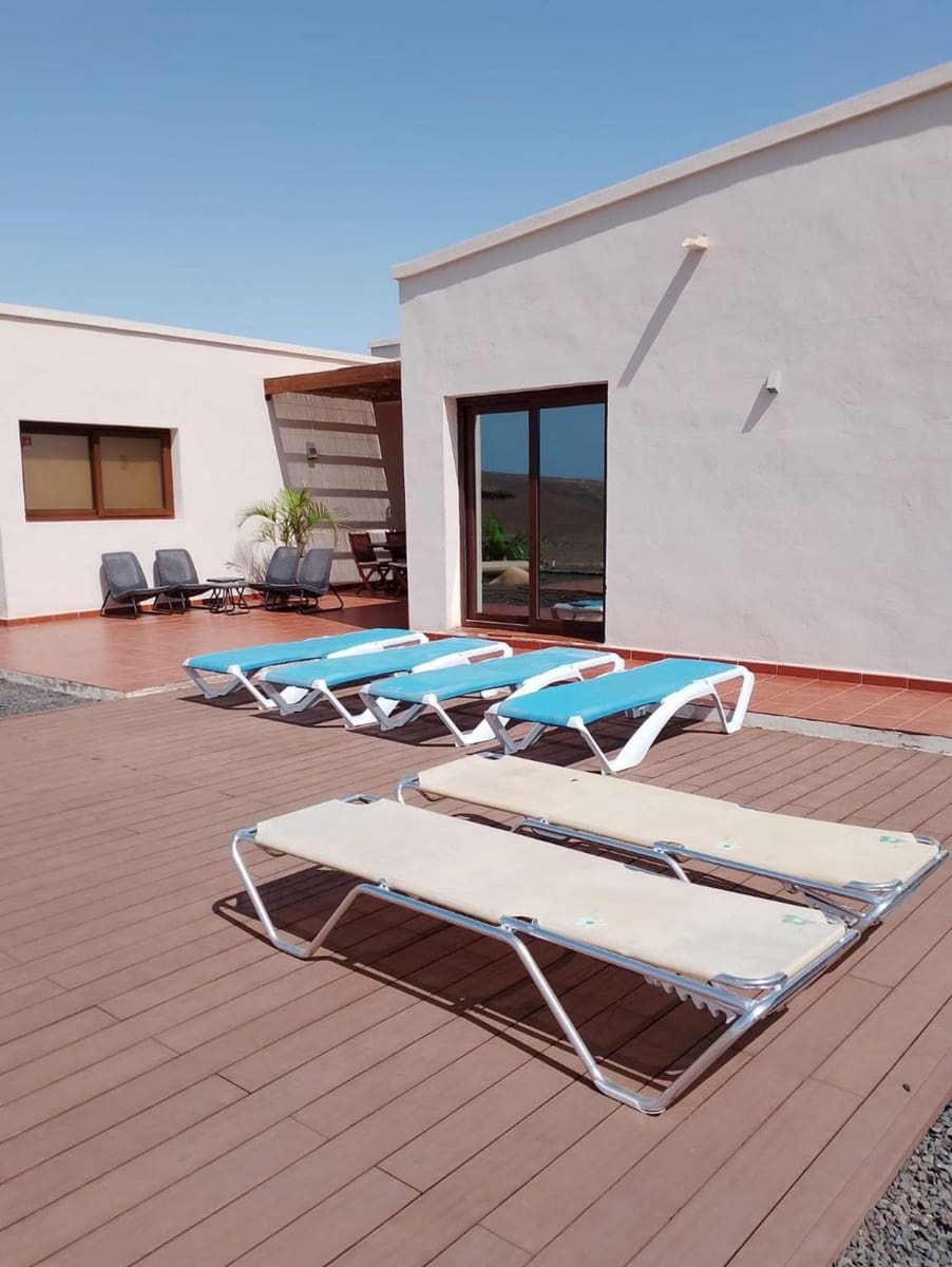 Chalet de 3 habitaciones en Tarajalejo en venta con piscina - 760.000 € (Ref: 9970690)