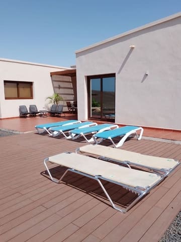 Chalet de 3 habitaciones en Tarajalejo, Tuineje en venta con piscina - 760.000 € (Ref: 9970690)
